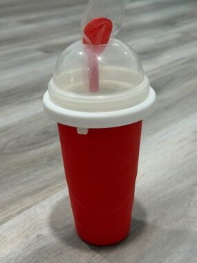 ChillFactor Slushy Maker Cup Freeze Squeeze Ice Drink Maker